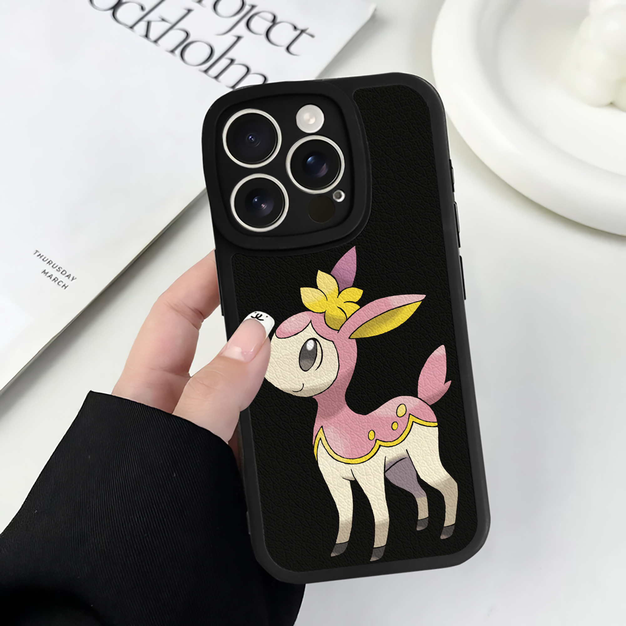 （画像用） ポケットモンスター Pokémon 【iPhone 16シリーズ対応】シリコンスマホケース（レザー調） 材質：シリコン